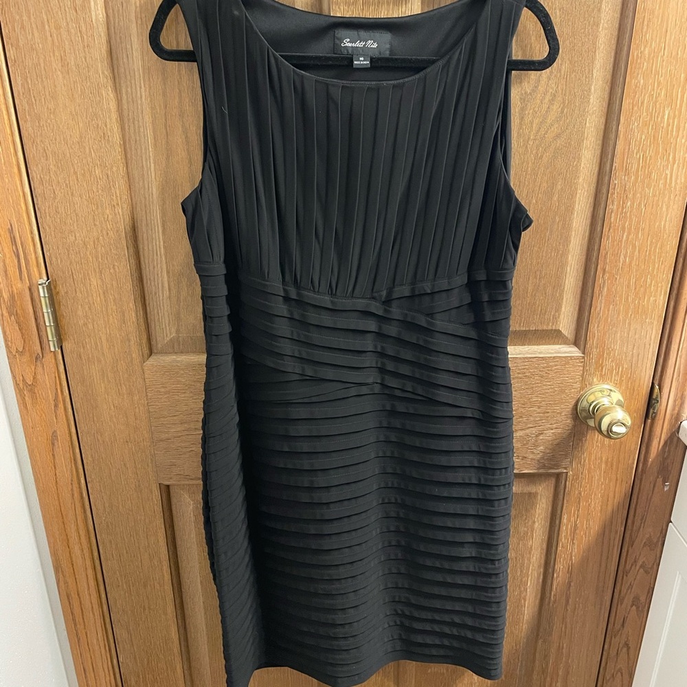 Scarlet Night Dress size 16
In great condition 
Very flattering